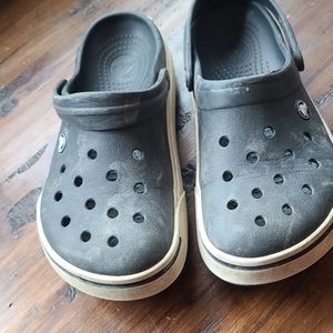 GUC Big Boy or Men's Crocs size Men's 6 Black